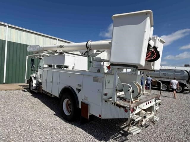 Image of International 4300 equipment image 4