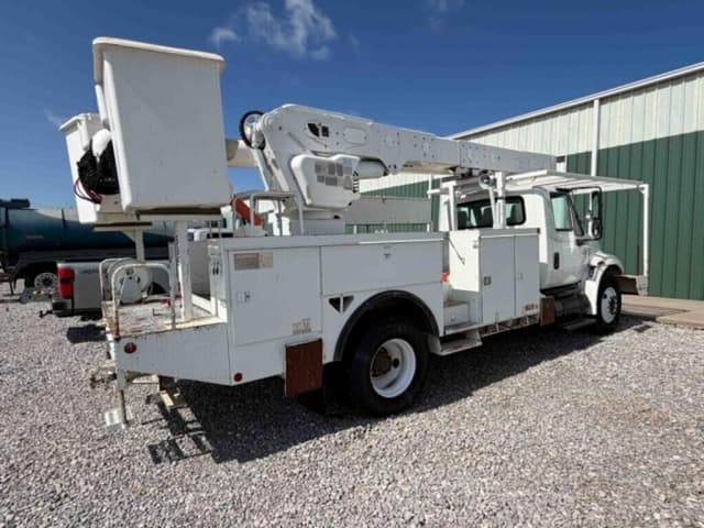 Image of International 4300 equipment image 2
