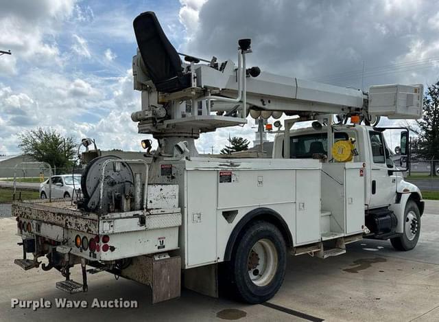 Image of International 4300 equipment image 4