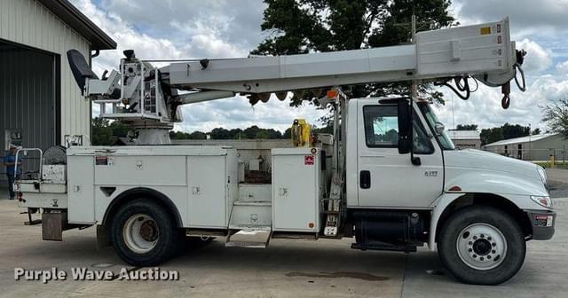 Image of International 4300 equipment image 3