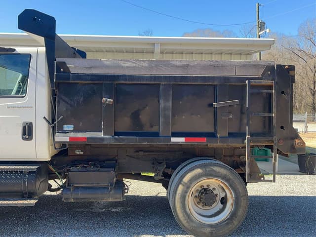 Image of International 4300 equipment image 3