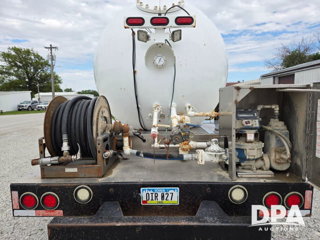 Image of International 4300 equipment image 3