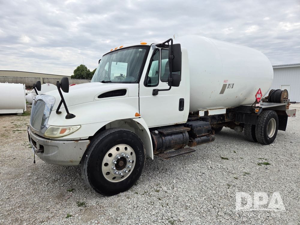 2005 International 4300 Equipment Image0