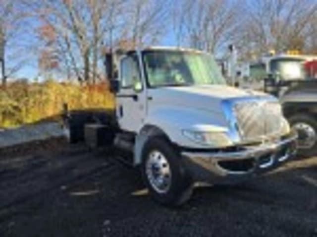 Image of International 4300 equipment image 2