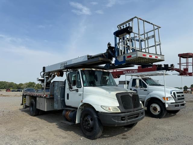 Image of International 4300 equipment image 2