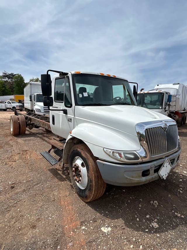 Image of International 4300 equipment image 1