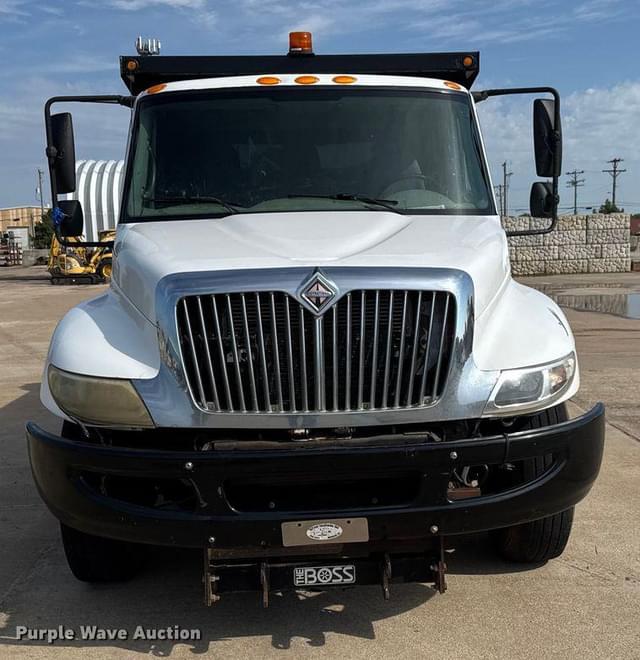 Image of International 4300 equipment image 1