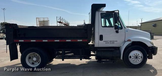 Image of International 4300 equipment image 3
