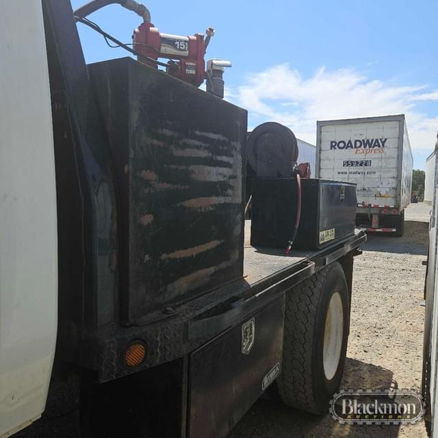 Image of International 4300 equipment image 2