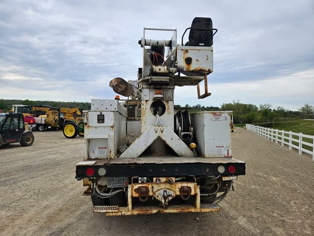 Image of International 4300 equipment image 3