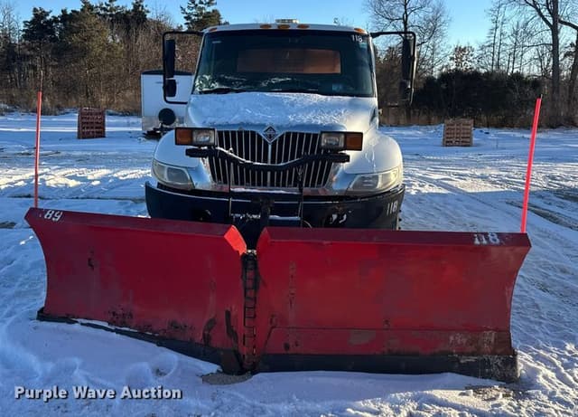 Image of International 4300 equipment image 1