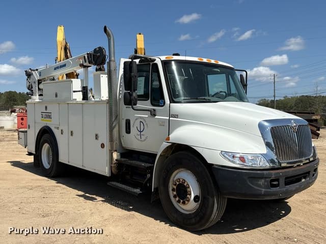 Image of International 4300 equipment image 2