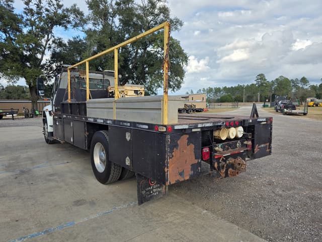 Image of International 4400 equipment image 2