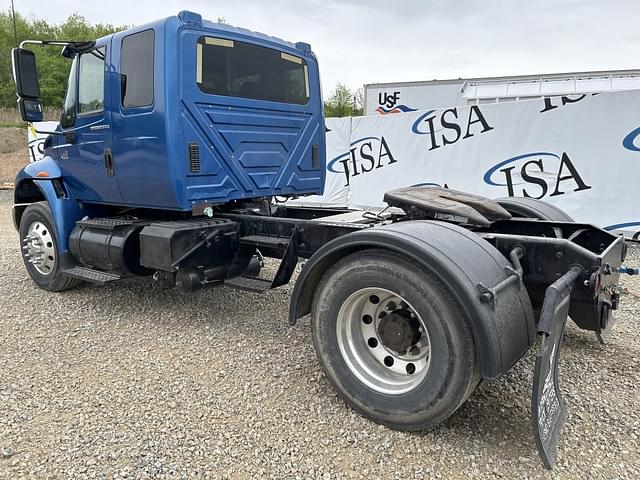 Image of International 4400 equipment image 2