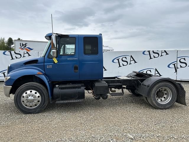 Image of International 4400 equipment image 1