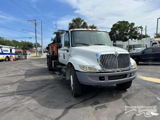 Image of International 4400 equipment image 1