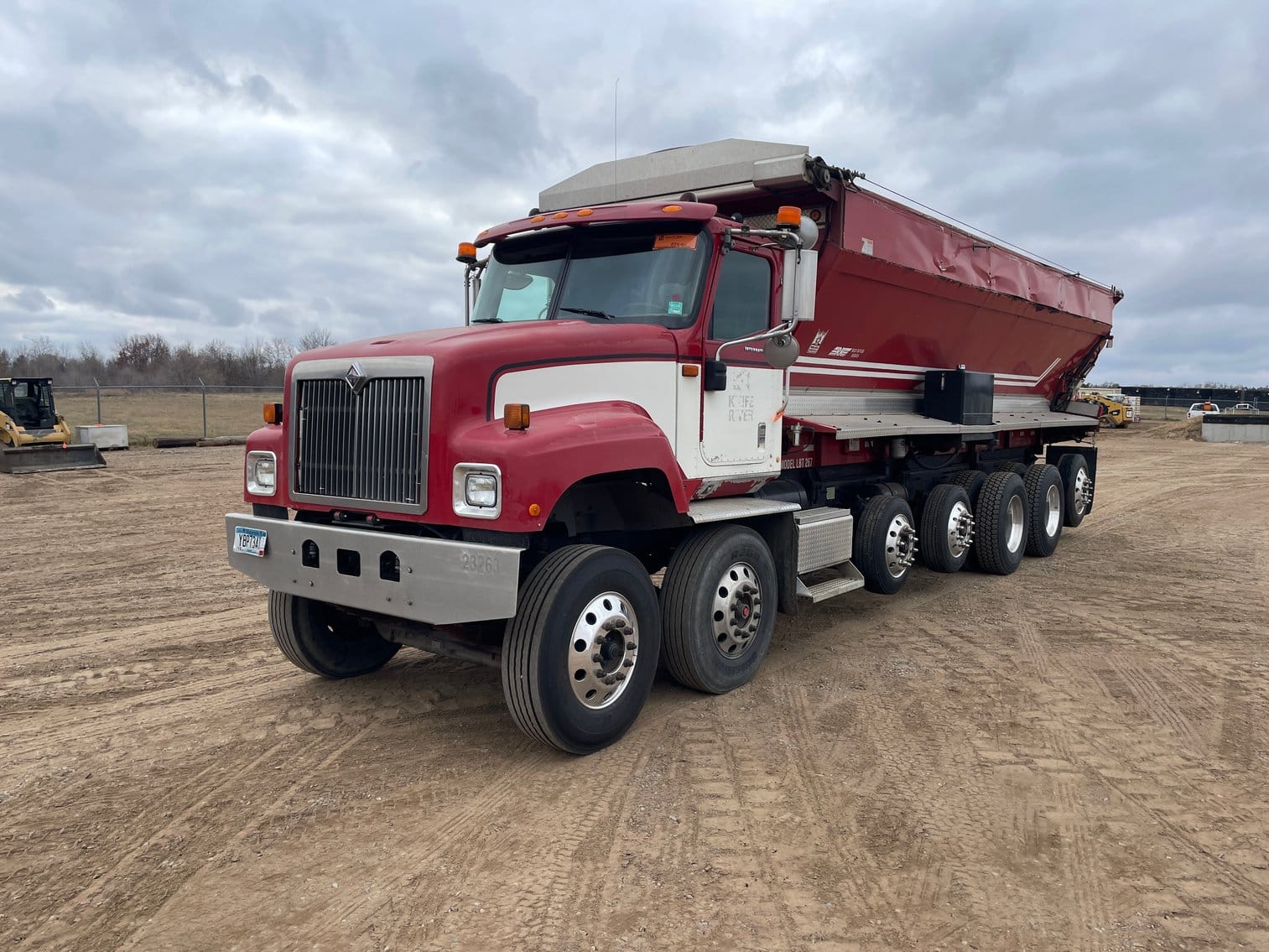 2005 International 5500i Equipment Image0