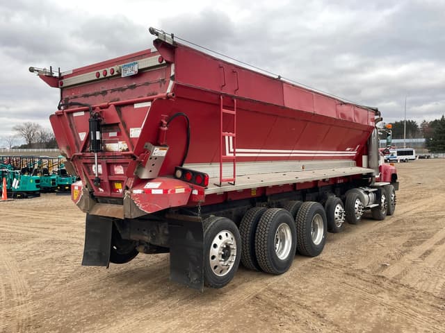 Image of International 5500i equipment image 4