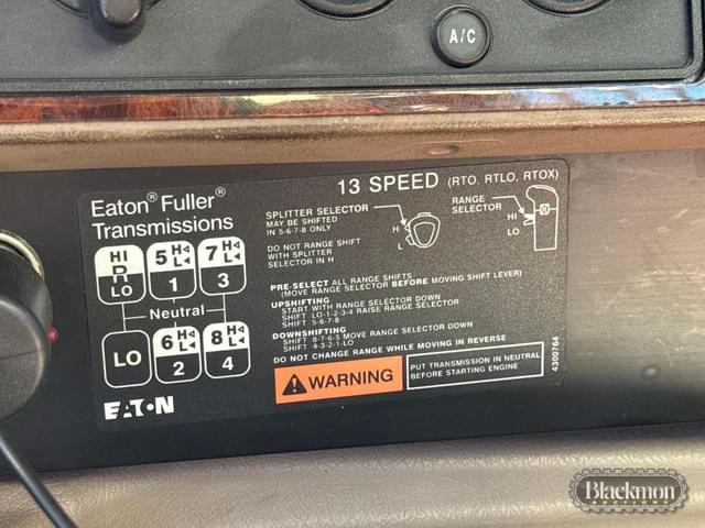 Image of International 5900 equipment image 4