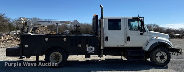 Image of International 7300 equipment image 3