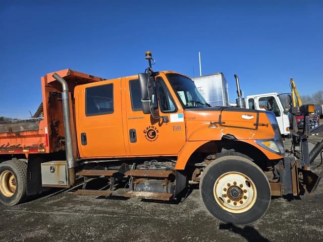 Image of International 7300 equipment image 3