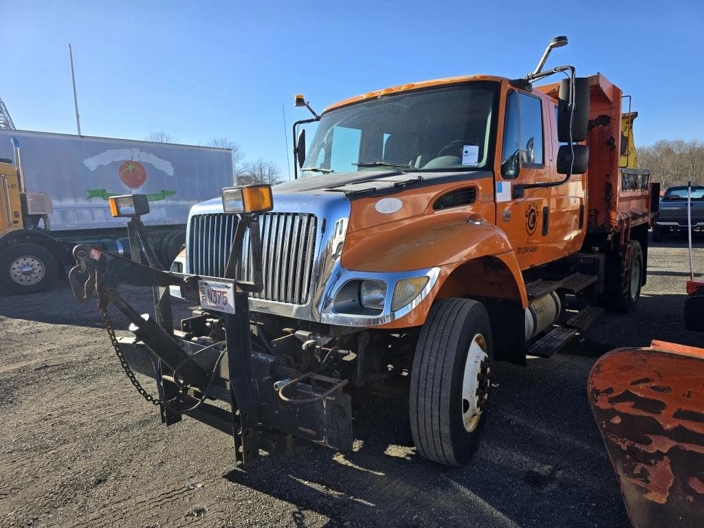 Image of International 7300 Primary image