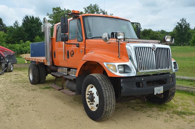 Image of International 7300 equipment image 1