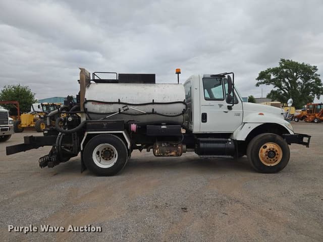 Image of International 7300 equipment image 3