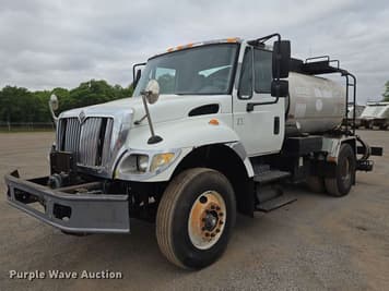 Main image International 7300