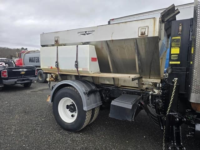 Image of International 7400 equipment image 2