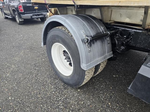 Image of International 7400 equipment image 4