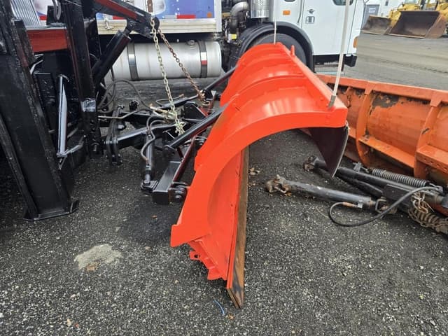 Image of International 7400 equipment image 4