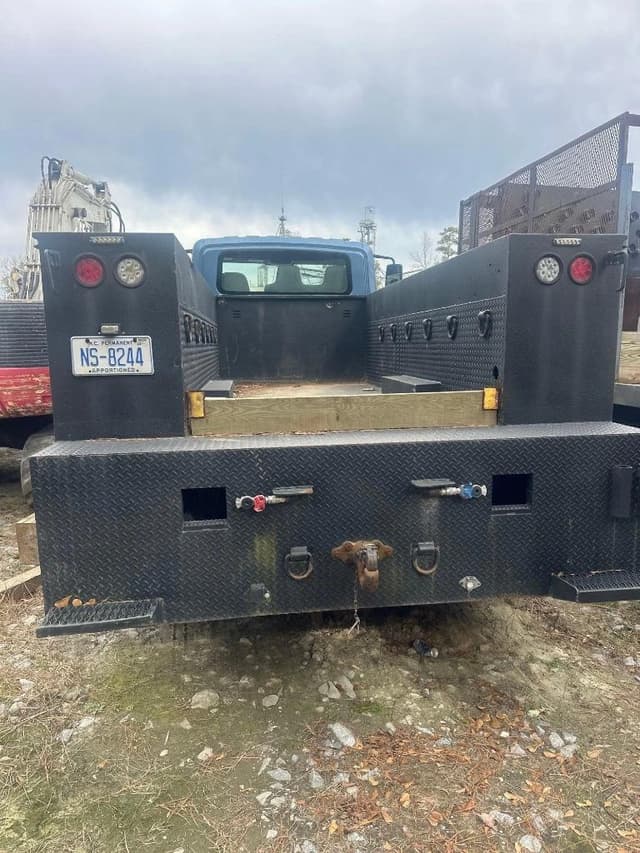 Image of International 7400 equipment image 3