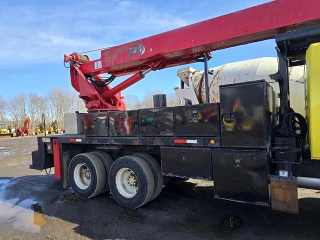 Image of International 7400 equipment image 4