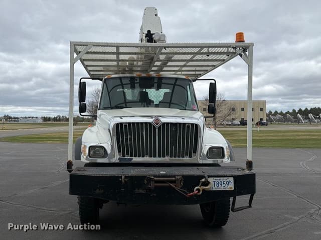 Image of International 7400 equipment image 1