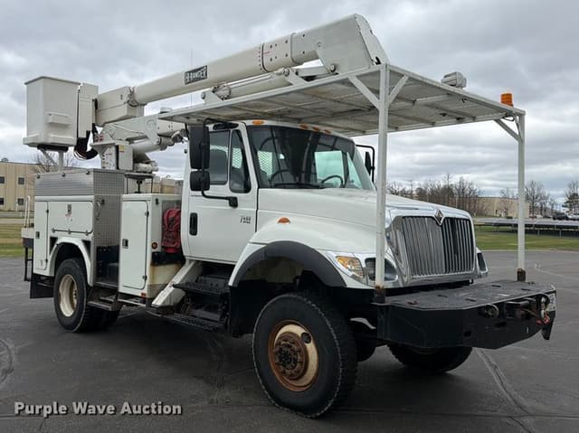 Image of International 7400 equipment image 2