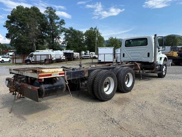 Image of International 7400 equipment image 3