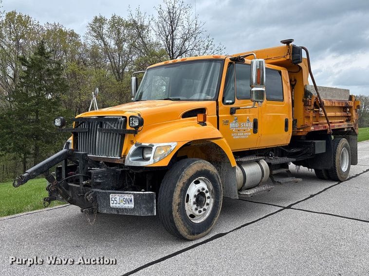 2005 International DT466 Equipment Image0