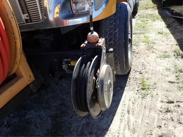 Image of International 7400 equipment image 3