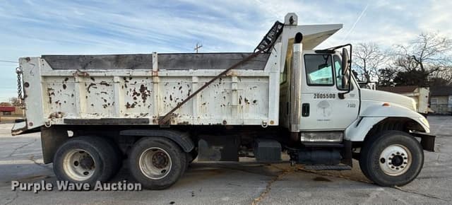 Image of International 7400 equipment image 3