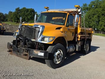 Main image International 7400