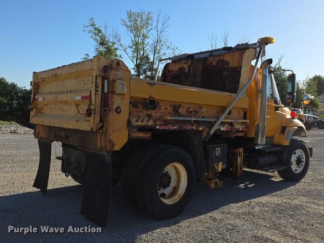 Image of International 7400 equipment image 4