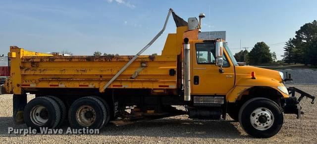 Image of International 7400 equipment image 3