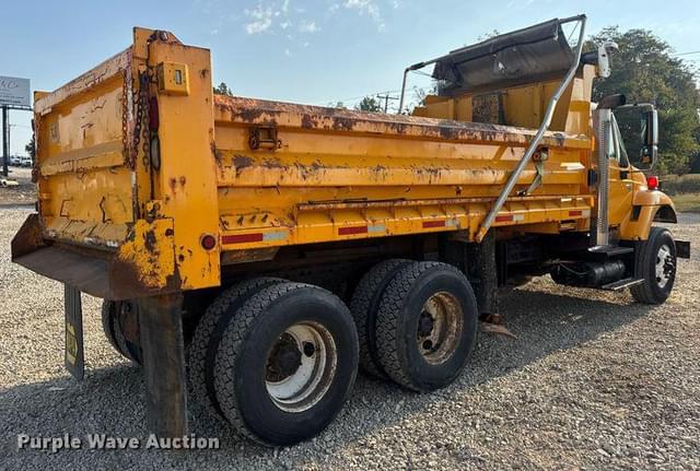 Image of International 7400 equipment image 4