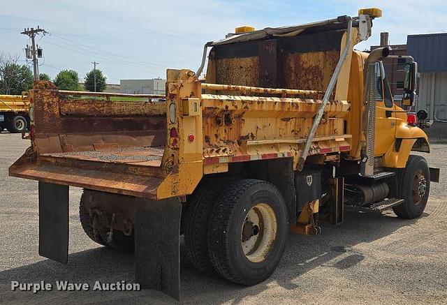 Image of International 7400 equipment image 4