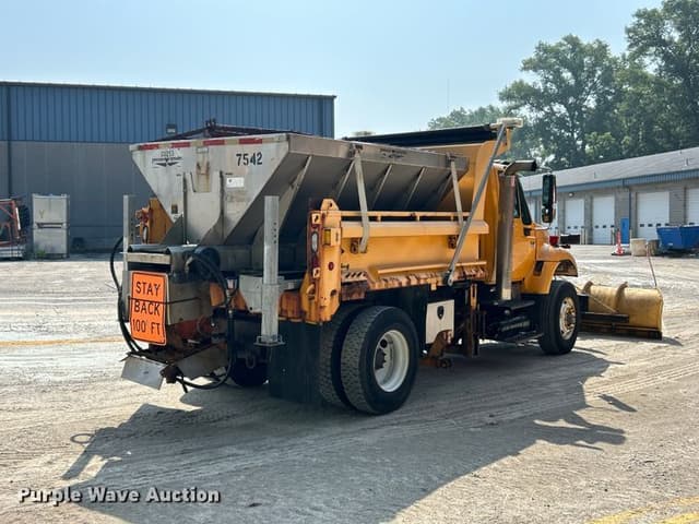 Image of International 7400 equipment image 4