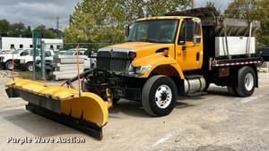 2005 International 7400 Image