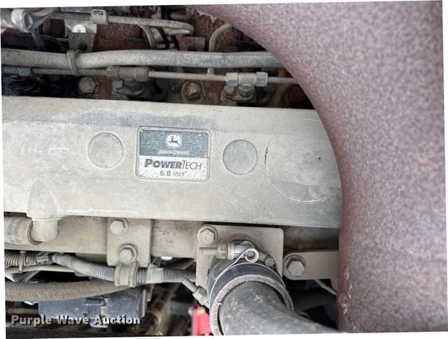 Image of International 7400 equipment image 2