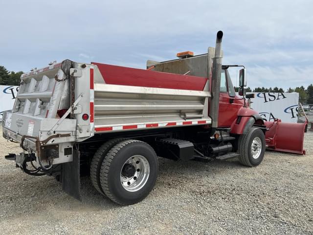 Image of International 7400 equipment image 4