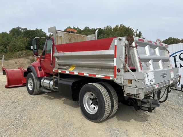 Image of International 7400 equipment image 2